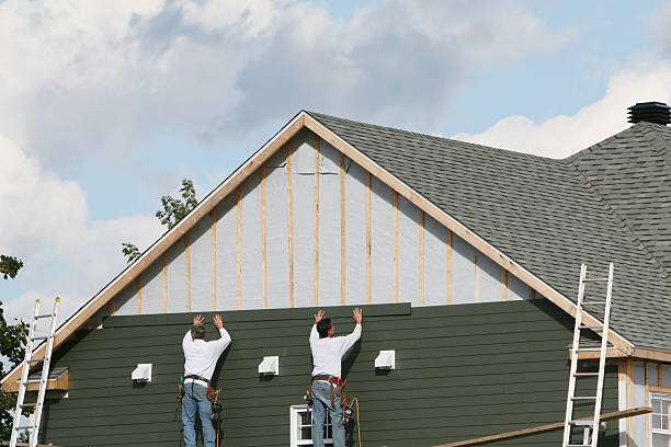 Professional Siding Contractor technician working in Philo, OH